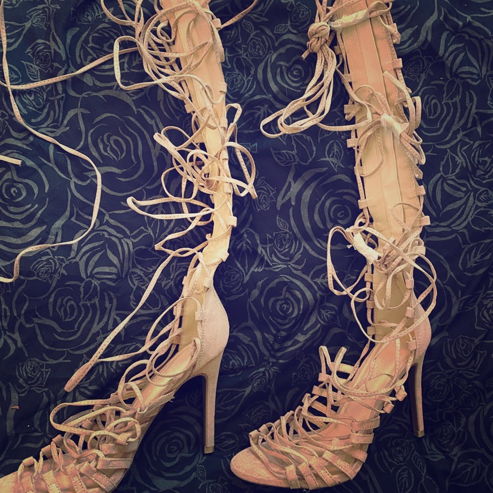 Knee-High, Strap-Up (with zipper in the back) Heel